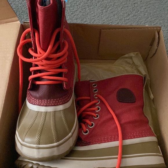 Sorel Shoes - Sorel Womens or big kids boots.